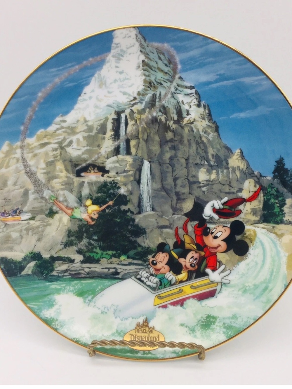 Disneyland Collectible Plate - Mickey & Friends MATTERHORN
40 years
Collectible